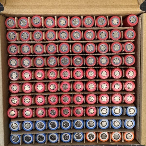 x100 18650 Zellen diverse Modelle