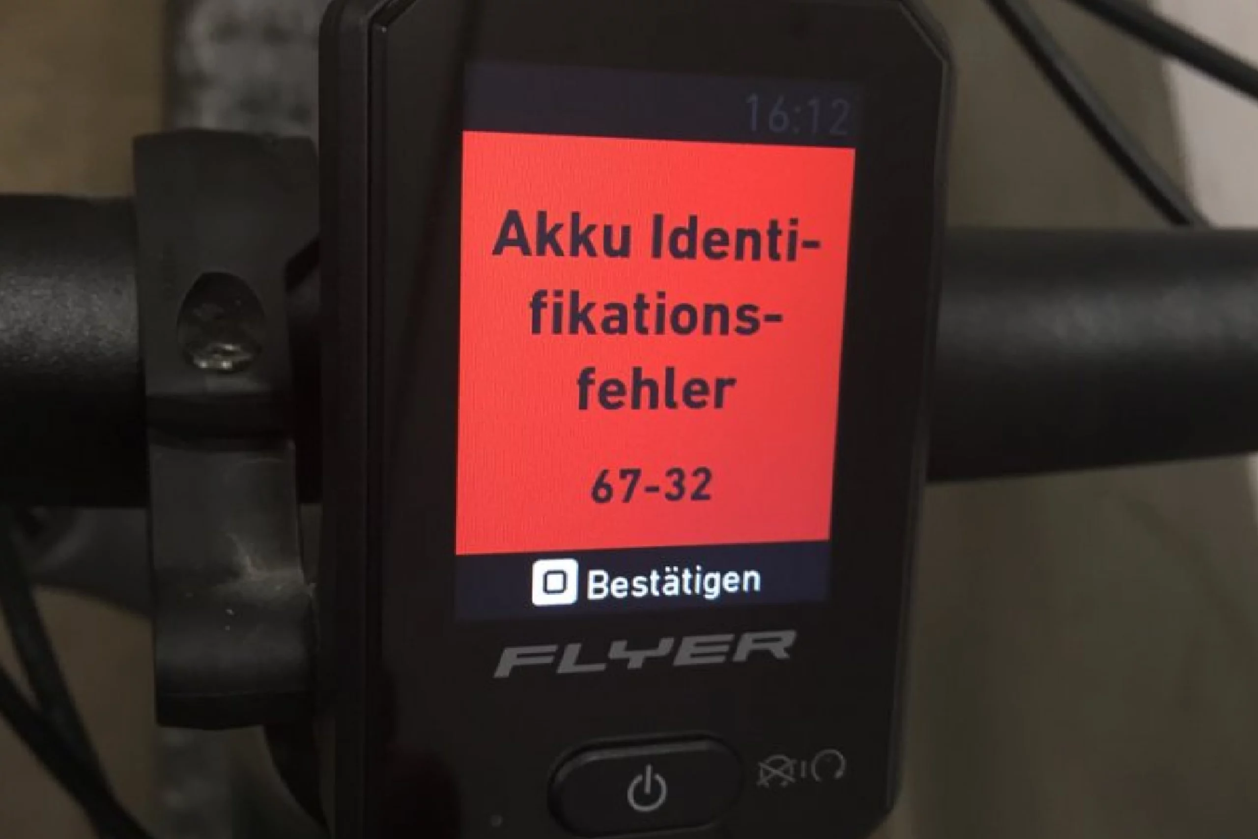 FLYER FIT Akku defekt? Fehlercode, Akku lädt nicht oder wird nicht erkannt? – flyer fehler scaled